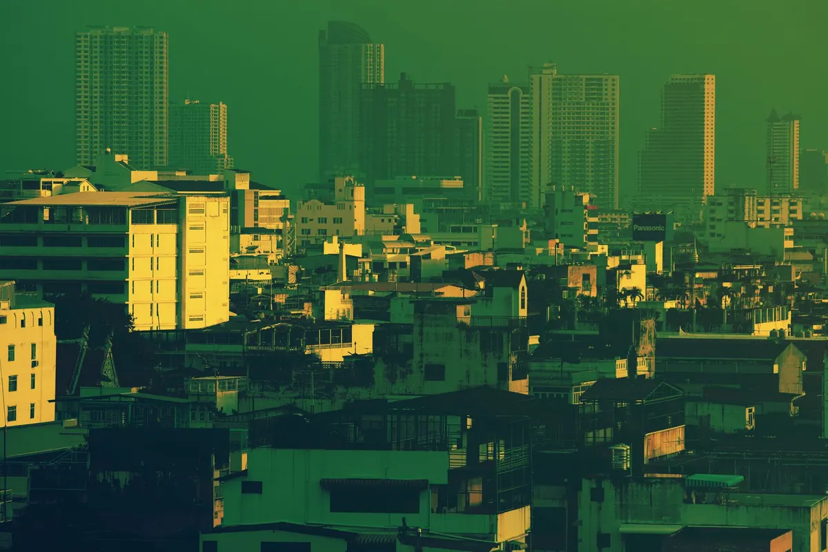 Why Overnight News from Asia Sets the Tone for UK Mornings